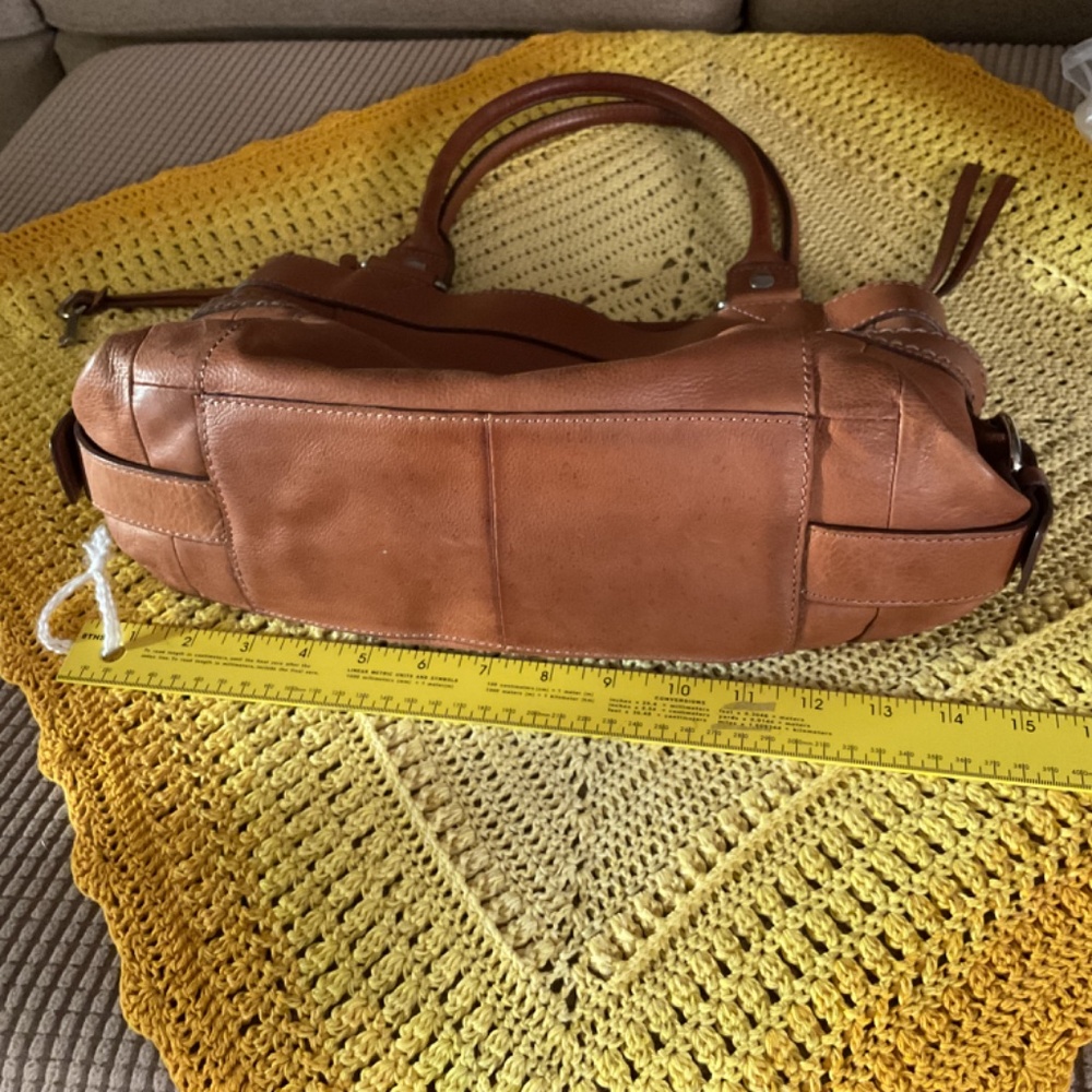 Authentic Fossil Leather Key Handbag - Picture 7 of 8